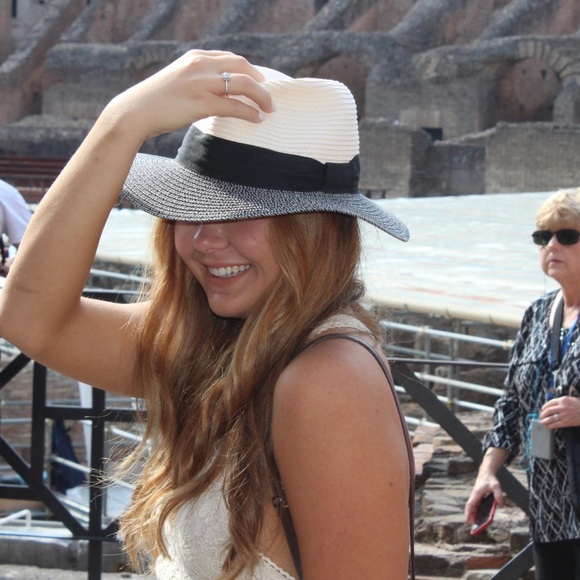 Meet your Posher, Jordan - Picture 3 of 3